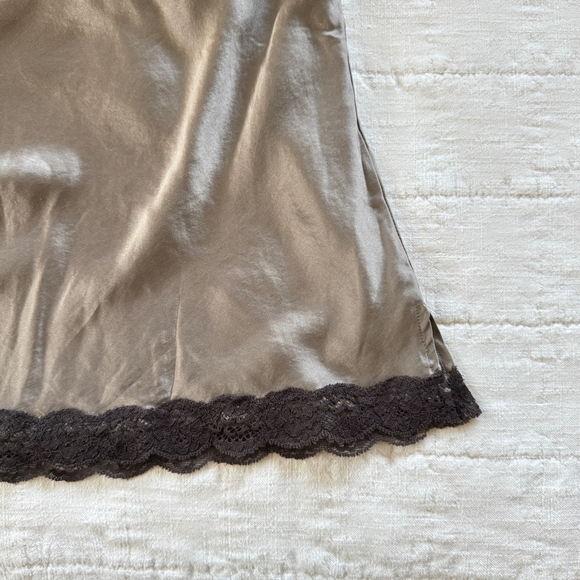 Laura Clement Silk Tank Top • Size: 12 - Picture 4 of 10